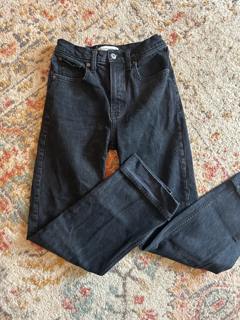 A&F The 90’s Relaxed High Rise Black Wash Cuffed Hem Straight Leg Jeans